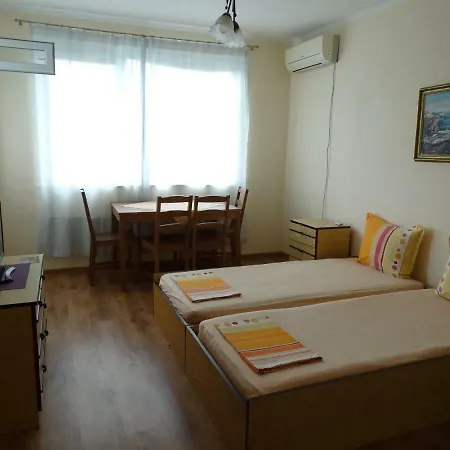 дом христови ゲストハウス チェルノモレツ